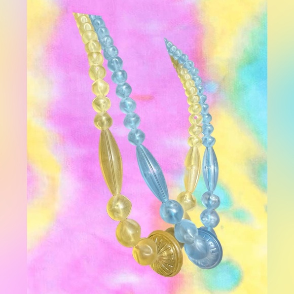 Vintage Chunky Acrylic Beaded Statement Necklace - Picture 3 of 4